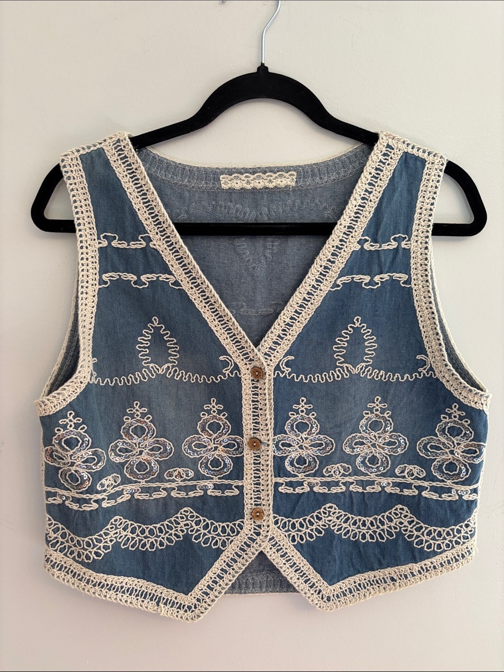 Cotton trimmed coastal cowgirl vest